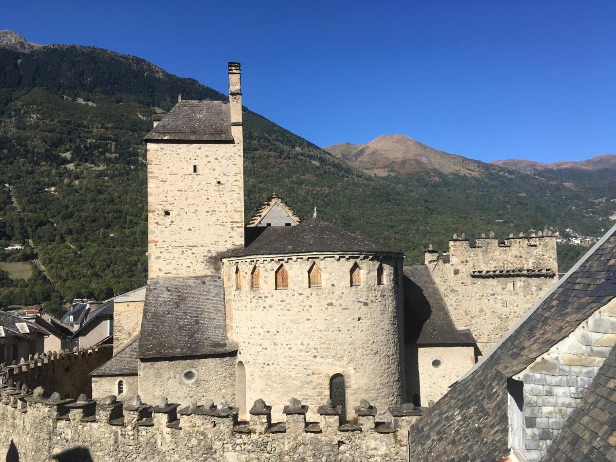 Апартаменты Les Remparts Люс-Сен-Совёр Экстерьер фото