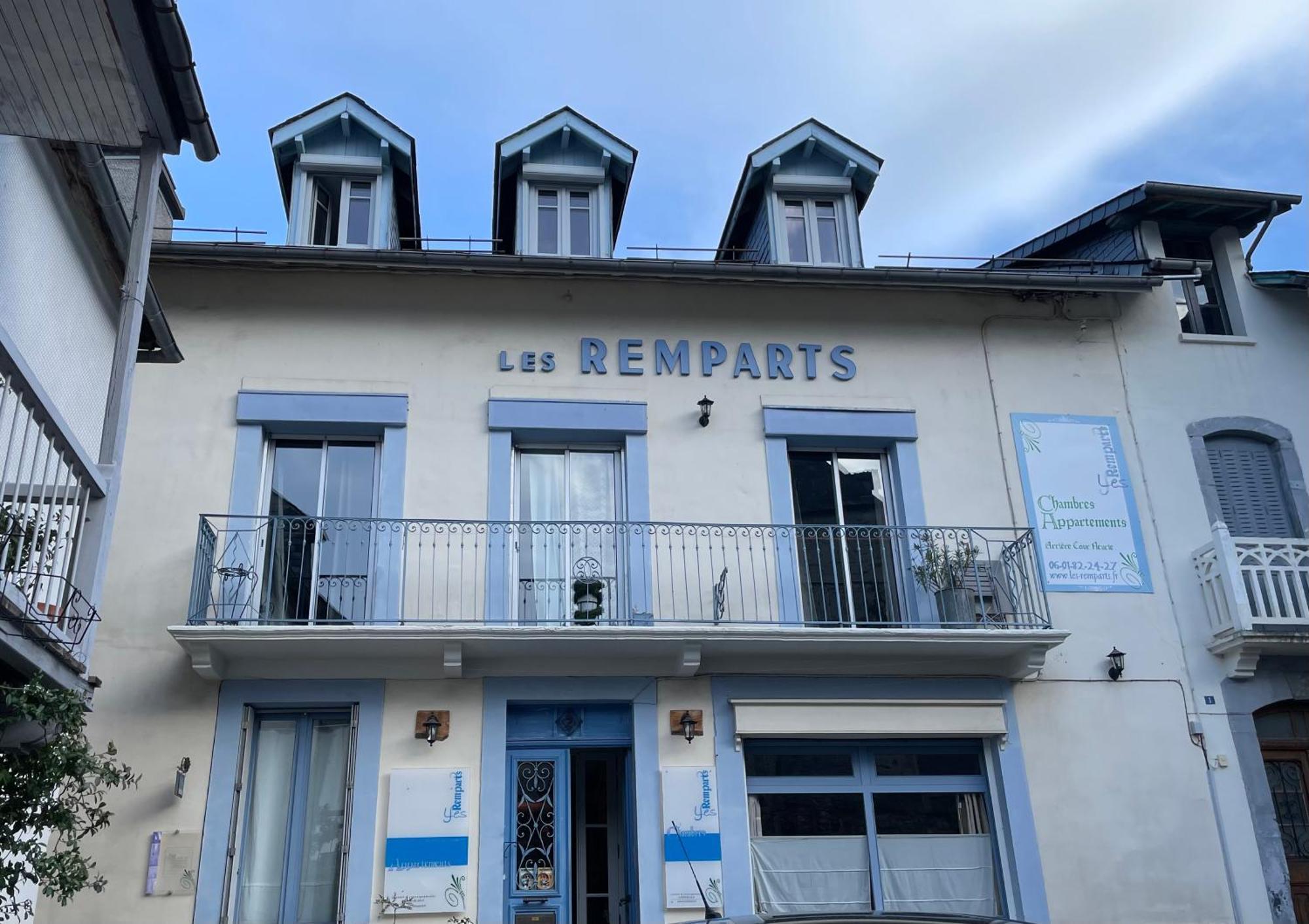 Апартаменты Les Remparts Люс-Сен-Совёр Экстерьер фото